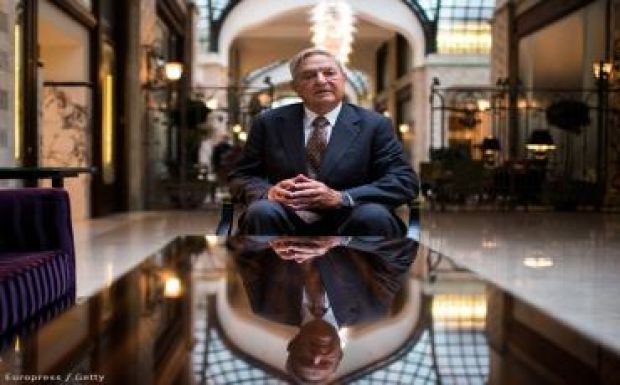 Soros György szerint Orbán belülről, Putyin kívülről bomlasztja az EU-t