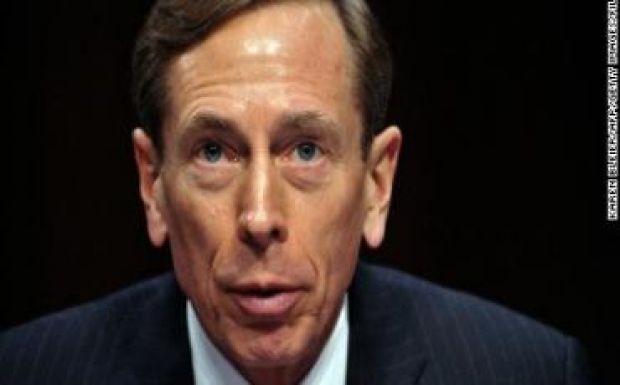 Lefokozhatják David Petraeus tábornokot, 50 ezer dollárt veszíthet nyugdíjából