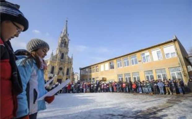 Több tízezren szavalták közösen a Himnuszt és a Nemzeti dalt