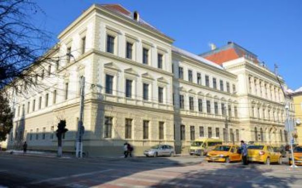 Csődbe döntheti Nagyenyedet a Bethlen Gábor Kollégium épületének felújítása