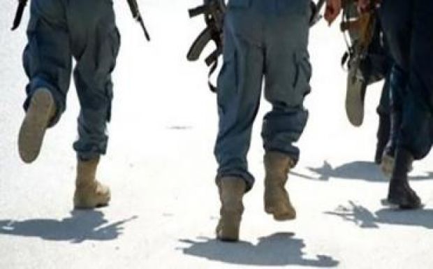 Elkábította, majd sorban lelőtte kollégáit egy rendőr Afganisztánban