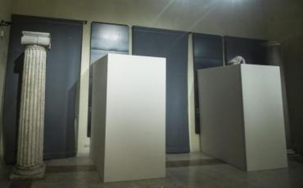 Vizsgálat indul Olaszországban az iráni elnök miatt letakart szobrok ügyében