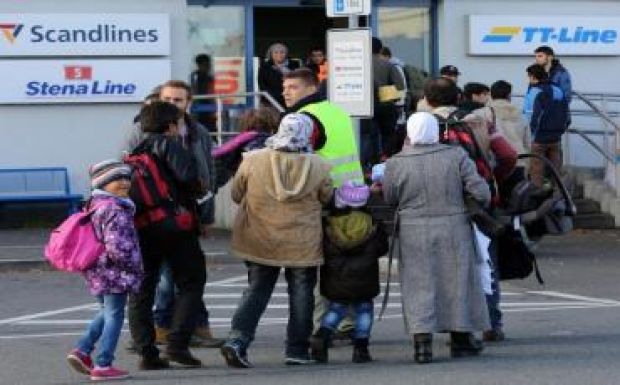 Charterjáratokkal viszik haza Svédországból a menekülteket