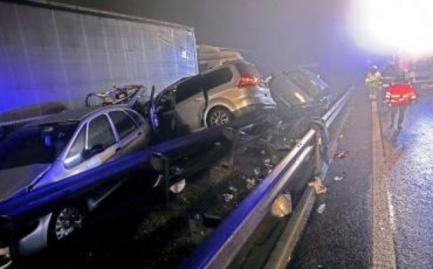 Tömegbaleset történt Szlovéniában, négyen meghaltak