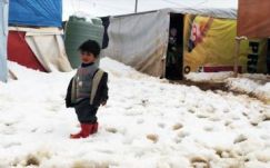 Hóval borított sátrakban dideregnek a szíriai menekültek Libanonban