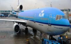 Bukaresti kényszerleszállással mentett meg egy gyermeket a KLM pilótája