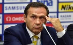 Gyárfás visszavágott: mindenki Katinka körül táncol