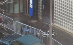 Késes merénylőt lőttek agyon a rendőrök Párizsban