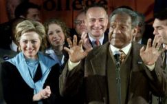 Donald Trump lejárató videót tett közzé Hillary Clintonról