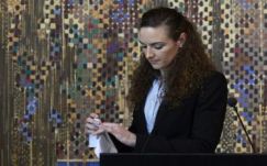 Kilencven úszóedző támadja Hosszú Katinkát