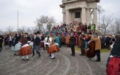 KISEBBSÉGBEN: Képmások, kultuszok, héroszok