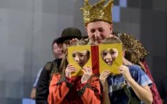 A kétbalkezes varázsló – zenés gyerekelőadás a kolozsvári színházban