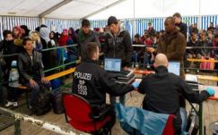 Németországban bevezetik a menekült-igazolványt