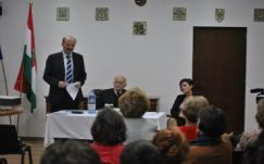 Az „egykézés” témájában hirdet filmpályázatot az Áldás Népesség Egyesület