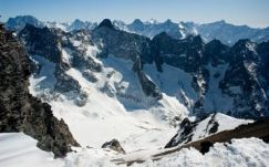 Ismét ölt a lavina a francia Alpokban