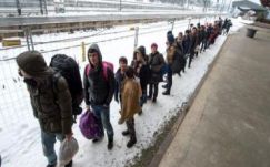 Fagyoskodnak a migránsok a balkáni útvonalon