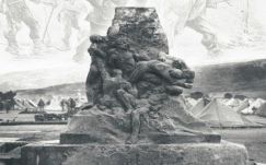 Kiállítás nyílik a Szamár-sziget szellemkatonáiról Marosvásárhelyen