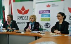 „Kellően kemény” hölgyeket jelöl az RMDSZ Nőszervezete a választásokra