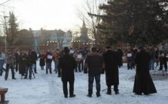 Gyergyószentmiklóson közel százan tüntettek a magyarok kollektív megbélyegzése ellen