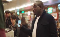 Reklámvideóban szólt be a Samsung az Apple-nek