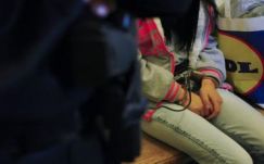 Előzetes letartóztatásba került az anyagyilkos 14 éves lány