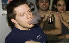 Így járhat, aki másfél hónap múlva tiltott helyen gyújt rá Romániában