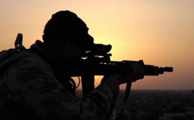 Mesterlövész vadászik az Iszlám Állam vezetőire Líbiában