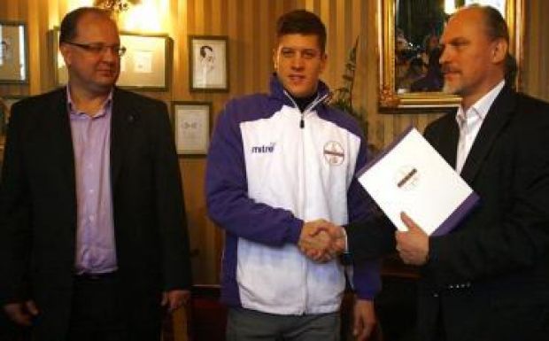 Gyurta nemes célra fordítja a Hosszú által visszautasított pénz egy részét