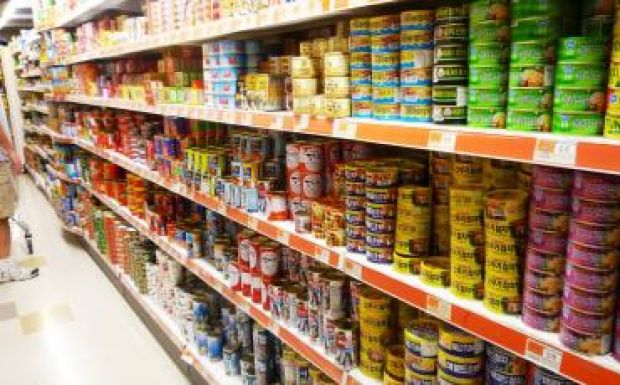 Halasztanák a csomagolóanyagokra kirótt büntetést. Még nem fog drágulni az élelmiszer?