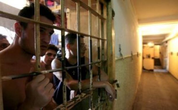 Sürgősségi rendelettel „cenzúrázta” a kormány a börtönirodalmat