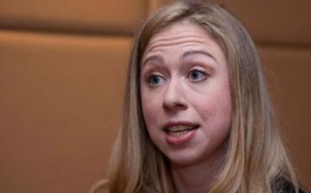 Hillary Clinton lánya véletlenül elnök úrnak szólította édesanyja vetélytársát