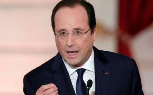 Aszad távozását és az orosz légicsapások beszüntetését sürgeti Hollande