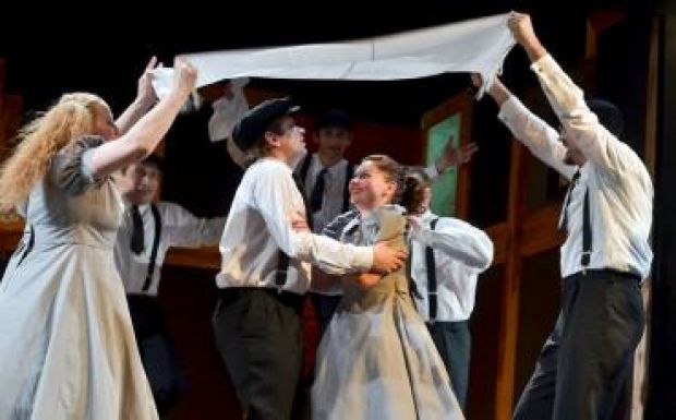 A mi osztályunkkal vendégszerepel Szatmáron a Szigligeti Színház