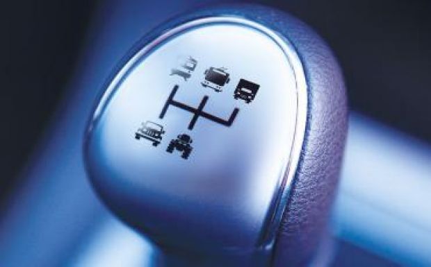 32 hátrányos helyzetű fiatalt támogat a MOL, ők hamarosan autót vezethetnek