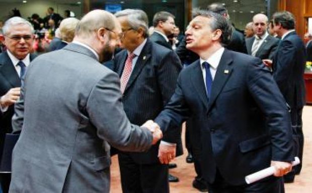 Schulz: 1294 emberről szól Orbán népszavazása