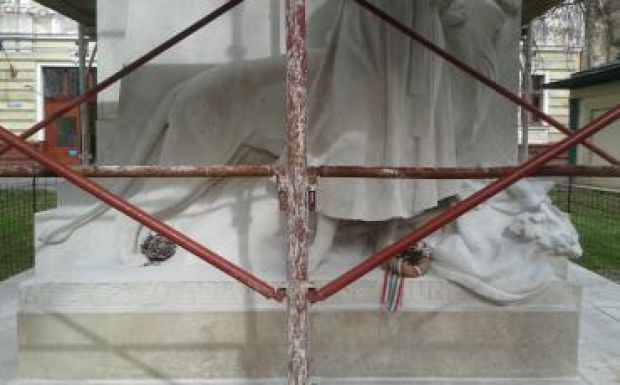 Március 11-én adják át Szacsvay Imre nagyváradi szobrát