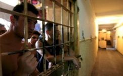 Sürgősségi rendelettel „cenzúrázta” a kormány a börtönirodalmat