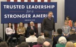 Jeb Bush elnökjelölt maga kellett kérje, hogy megtapsolják