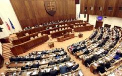 Felmérés: az MKP és a Most-Híd is bejutna a pozsonyi parlamentbe