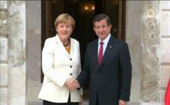 Közös lépéseket tesz Ankara és Berlin a szíraiai menekülthullám kezelésére