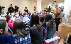 Több tízezren olvasnak fel egy időben a világon Tamási Áron műveiből