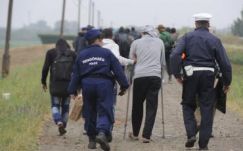 Háromszáznál több határsértőt fogtak el hétvégén Magyarországon