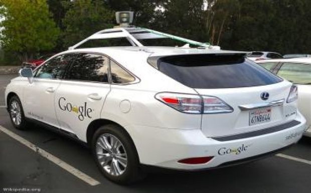Balesetezett a Google önjáró autója