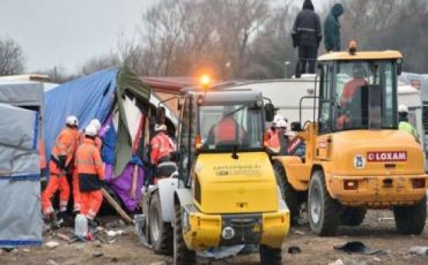 Brexit esetén Angliába települhet a calais-i Dzsungel
