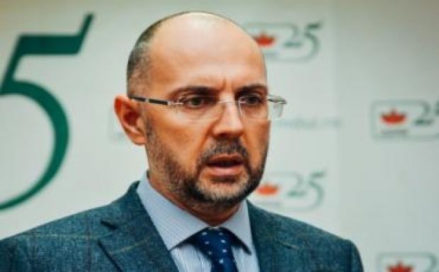 Kelemen Hunor: elfogadhatatlan Tőkés László érdemrendjének visszavonása