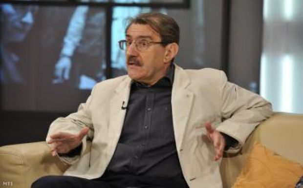 Eperjes Károly egyetemi tanári fokozatot kap