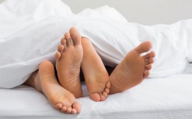 Felmérés: a magyarok jelentős része gátlásos az ágyban