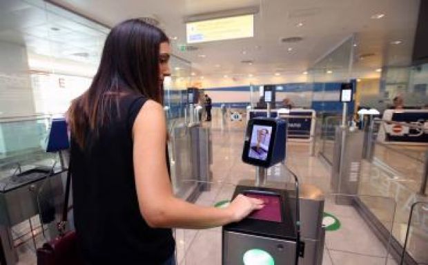 Egyszerűsítenék a légi közlekedést biometrikus adatok használatával