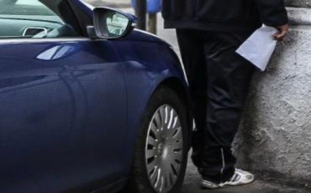 Egy évet is kaphat a tilosban parkolásért  