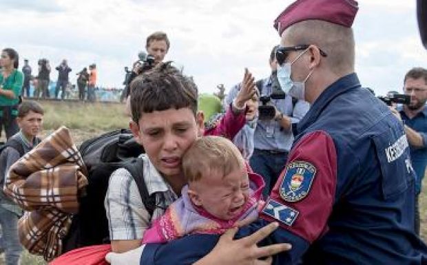 Az EB a menedékkérők áthelyezésének felgyorsítására szólította fel a tagállamokat